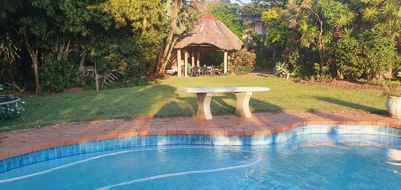23 Ambleside Holiday Retreat By The Sea Port Shepstone Esterno foto